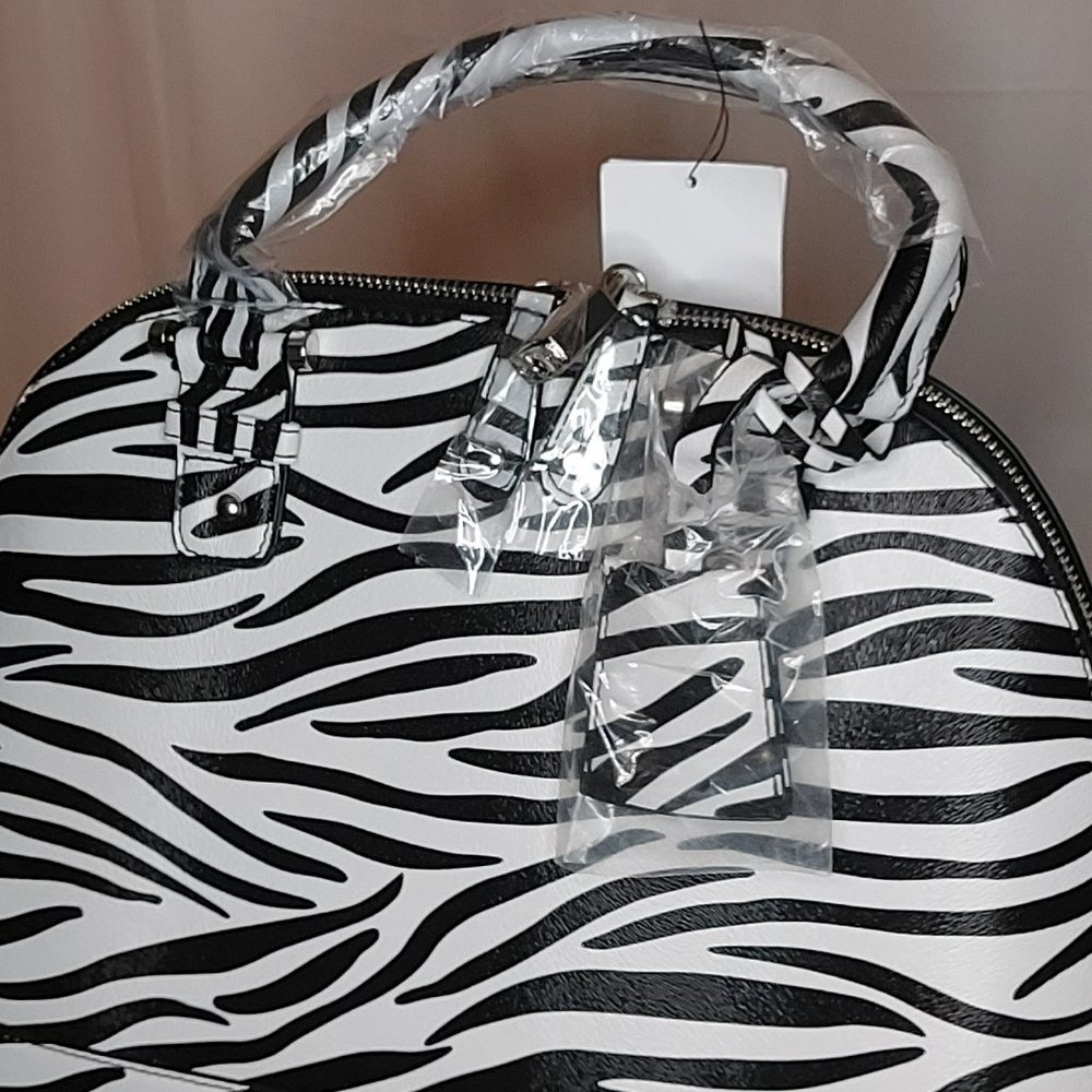 Zebra Dome Satchel - Picture 3 of 3